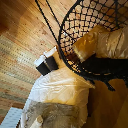 La Tonneau - Les Pieds Dans Le Pre